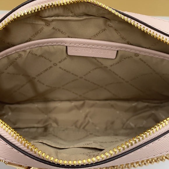 MICHAEL KORS LARGE EW ZP CHAIN XBODY POWDER BLUSH - Picture 11 of 16